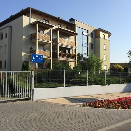 Apartament Pod Sosnami Устка Екстер'єр фото